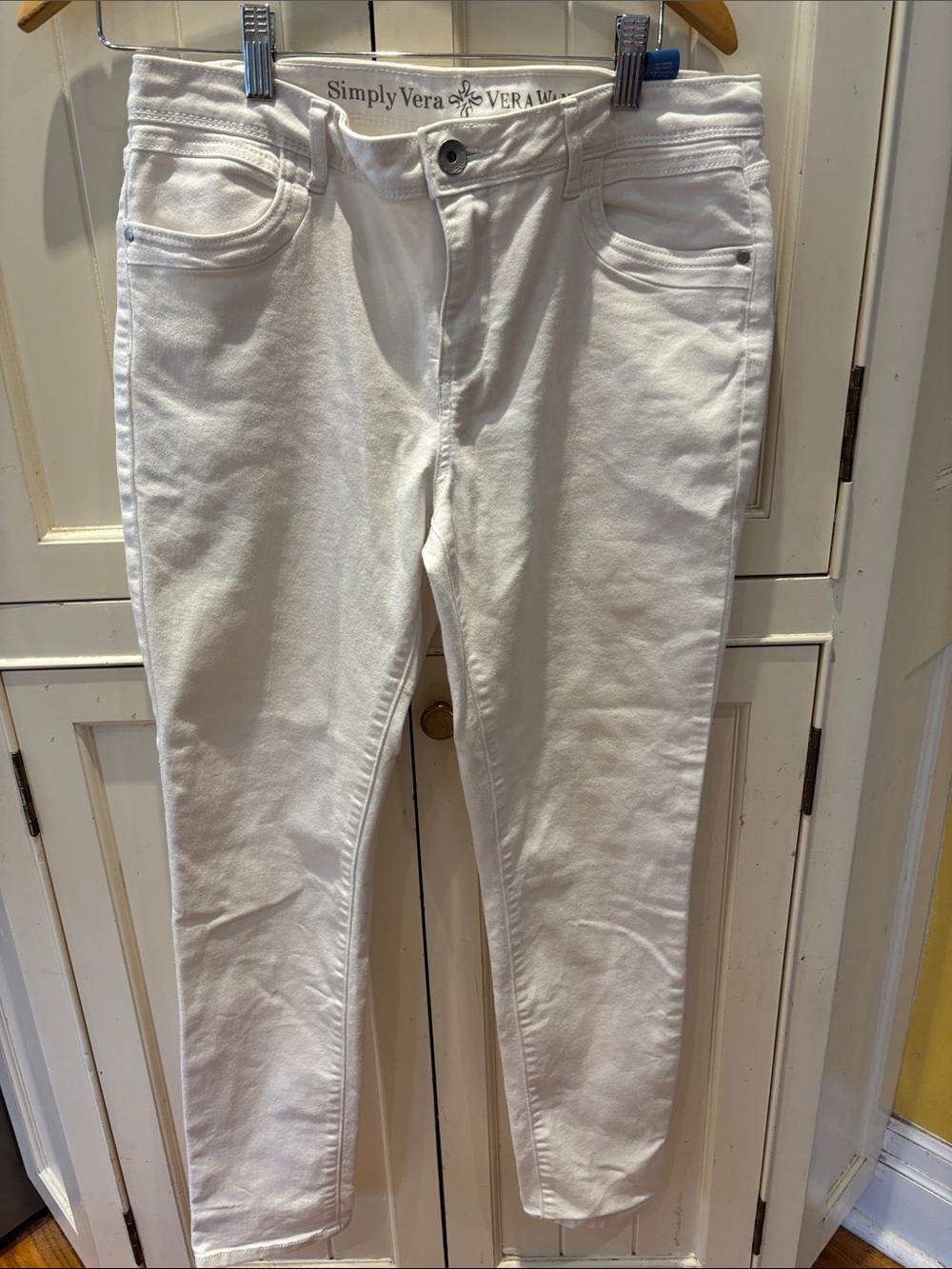 Simply Vera Vera Wang White Denim Jeans with Branded Waistband